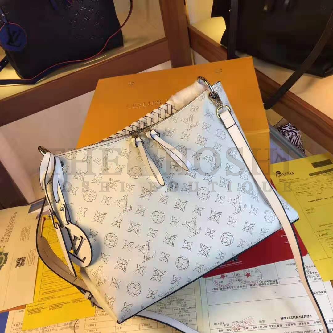 L0vis Vvtt0n LV Women Beaubourg Hobo Bag Snow White Mahina Perforated Calf Leather Master Quality