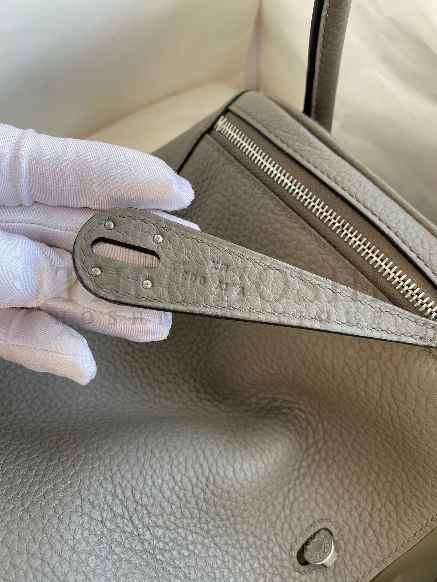 H**me5 Lindy 26 Handmade Bag In Etain Clemence Leather Master Quality