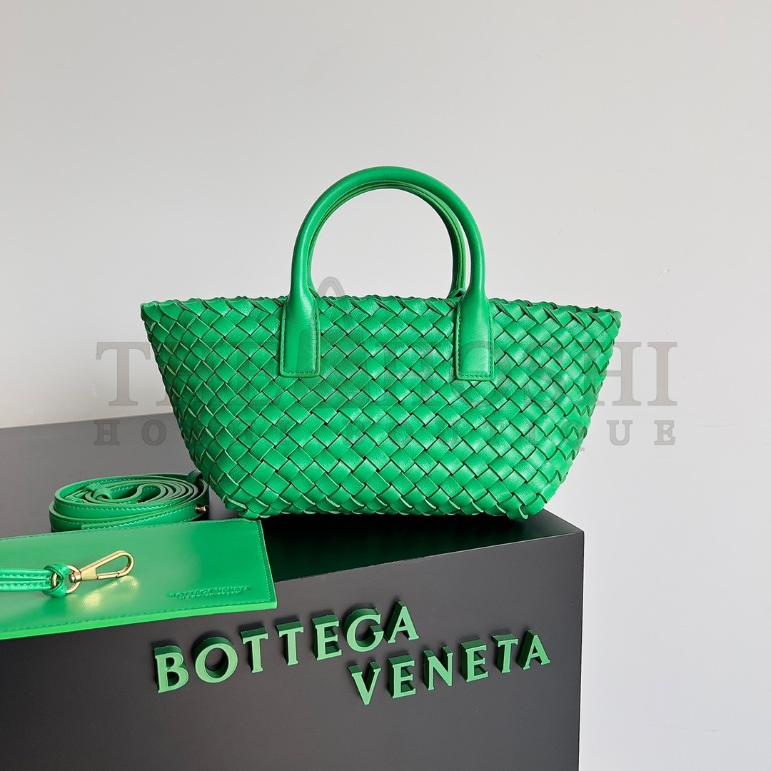 B0tt*ga Ven*ta Cabat Mini Bag In Green Intrecciato Lambskin Master Quality