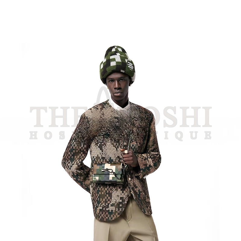 L0vis Vvtt0n STEAMER WEARABLE WALLET