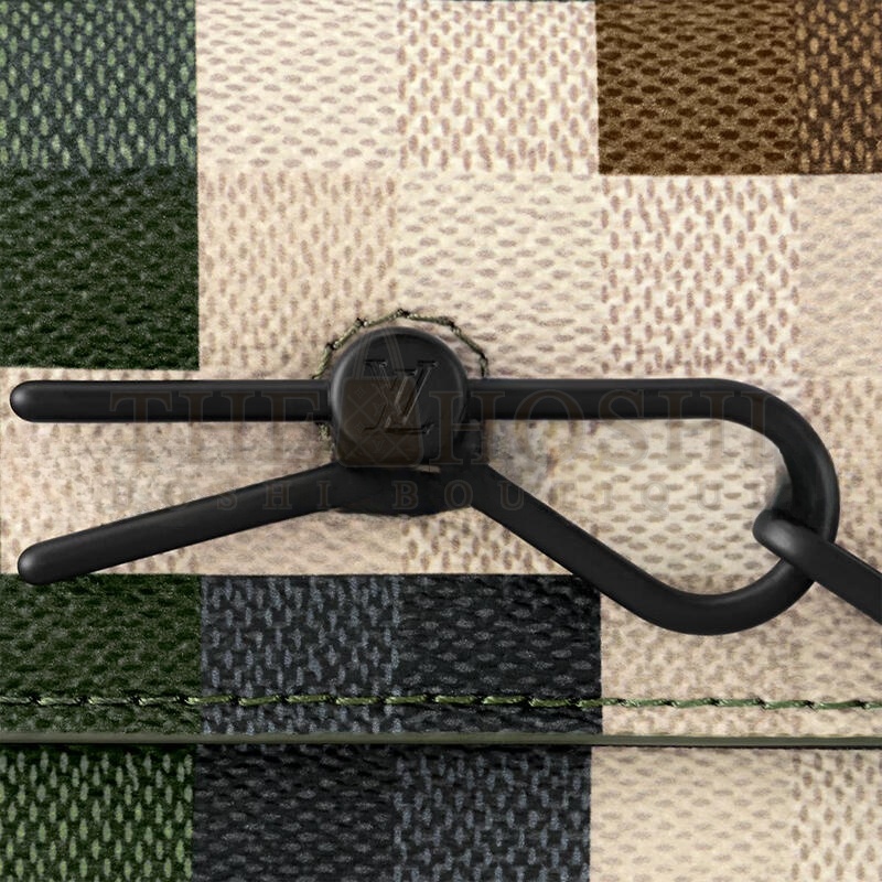 L0vis Vvtt0n STEAMER WEARABLE WALLET